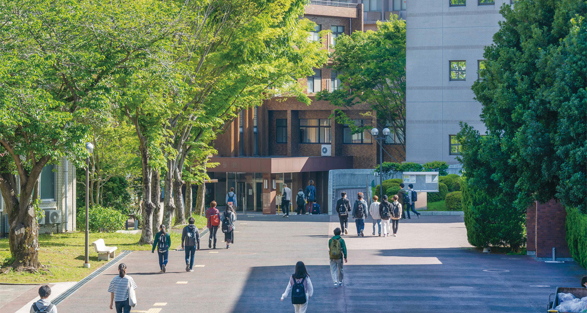 GRADUATE SCHOOL 大学院 高度な教育・研究で、専門性を極める。